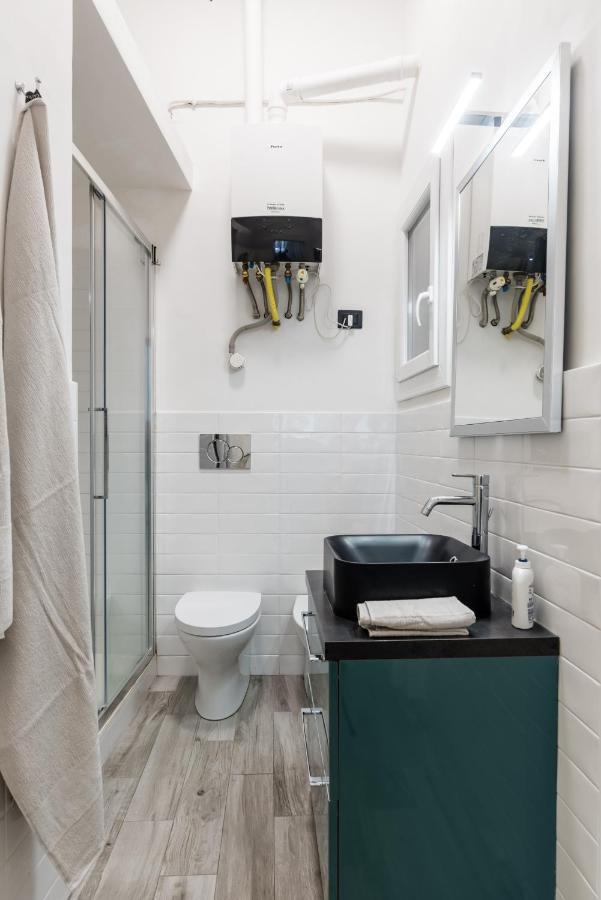 Acquario 5' Free Wifi & Netflix "Prione" By Tilo Apartment'S Genua Exteriör bild