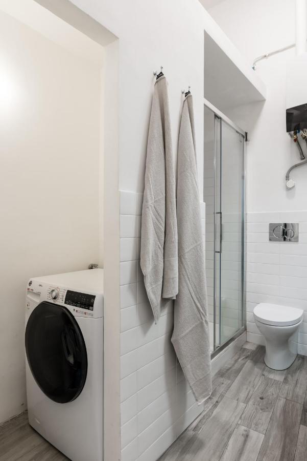 Acquario 5' Free Wifi & Netflix "Prione" By Tilo Apartment'S Genua Exteriör bild