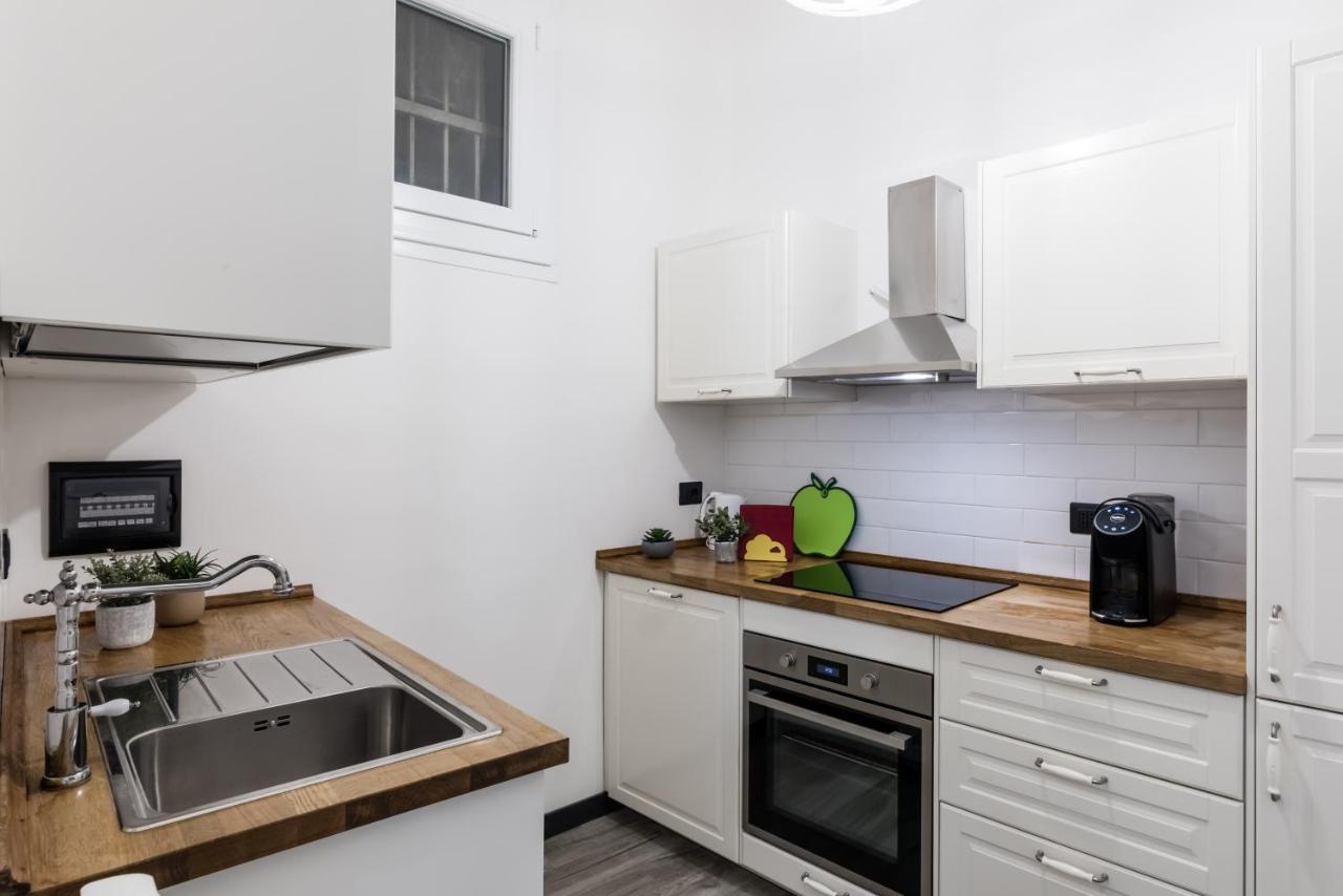 Acquario 5' Free Wifi & Netflix "Prione" By Tilo Apartment'S Genua Exteriör bild